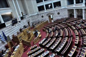 Οι θέσεις της αντιπολίτευσης για την αποεπένδυση των τραπεζών