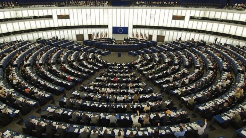 Ευρωκοινοβούλιο: «Ζήσε Μάη μου να φάς τριφύλλι»