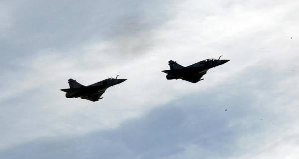 Δύο τουρκικά αεροσκάφη πάνω από το Αιγαίο
