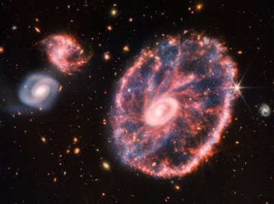 Το διαστημικό τηλεσκόπιο James Webb απαθανάτισε τον γαλαξία Cartwheel
