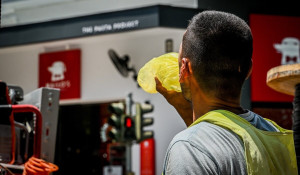 Καύσωνας: Έκτακτα μέτρα για τους εργαζομένους και αύριο, Παρασκευή 25/7