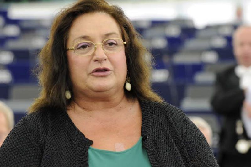 Γιαννάκου: Στο χείλος του γκρεμού η ΝΔ