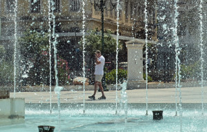 ΕΜΥ: «Καμίνι» η χώρα-Παραμένουν τα 40άρια όλη την εβδομάδα