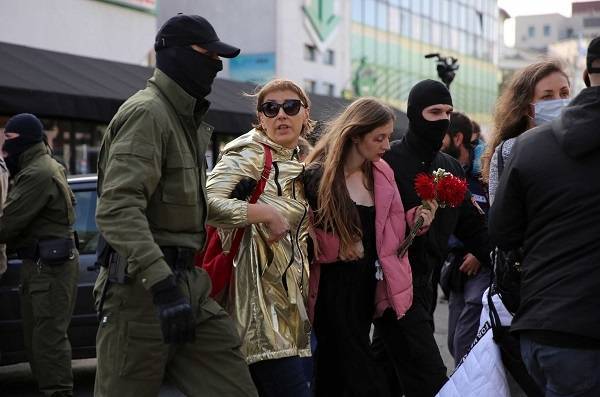Λευκορωσία: Συλλήψεις σε διαδήλωση διαμαρτυρίας κατά Λουκασένκο