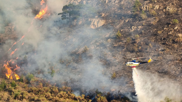 Πυρκαγιά στην Πρέβεζα: Ήχησε 112-Παραμένει το πύρινο μέτωπο στον Όλυμπο