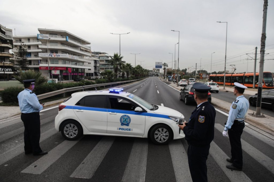 «Φρένο» της Τροχαίας σε αυτοσχέδιους αγώνες στα Μέγαρα: Βροχή από κλήσεις και συλλήψεις στην Αττική