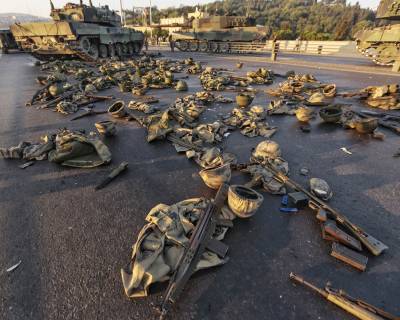 Τουρκία: Δεκαεπτά στρατιωτικοί καταδικάστηκαν σε 141 φορές ισόβια
