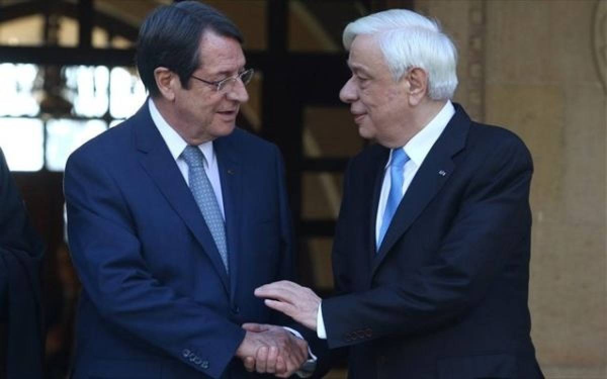 Με τον Αναστασιάδη επικοινώνησε ο ΠτΔ για το Κυπριακό