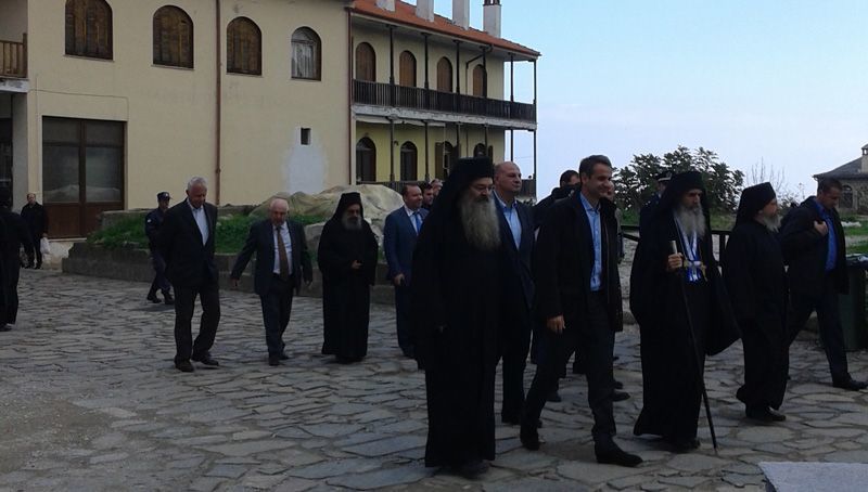 Στο Άγιον Όρος ο Κυριάκος Μητσοτάκης