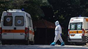 Συναγερμός σε γηροκομείο στον Πειραιά με 19 κρούσματα