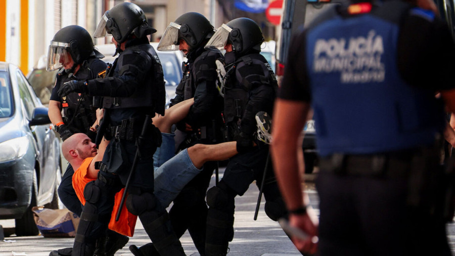 Ισπανία: Οι βίαιες εξώσεις, η στεγαστική κρίση και ο πληθωρισμός που «καλπάζει»