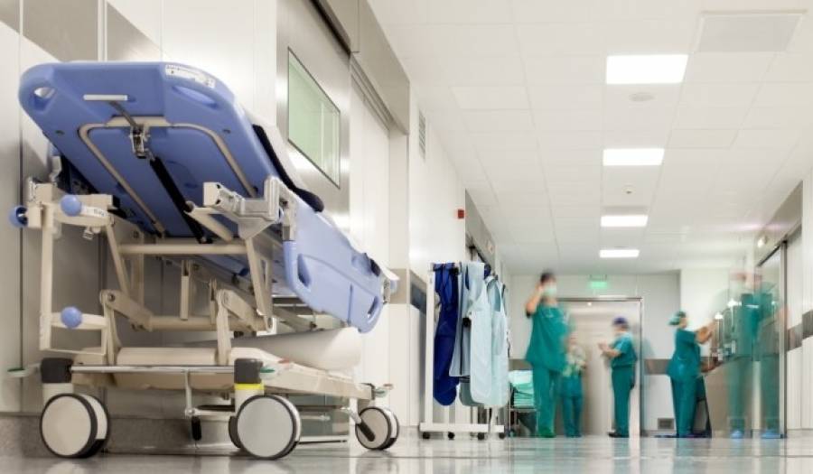 ΕΛΣΤΑΤ: Λιγότερα κέντρα υγείας, περισσότεροι γιατροί το 2016