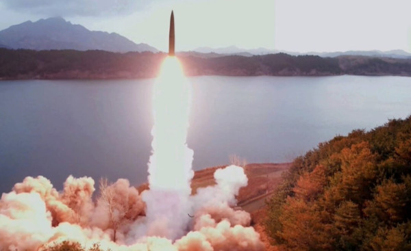 IMO: Επιζήμιοι για τη ναυτιλία οι πύραυλοι της Βόρειας Κορέας
