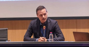 Ο Δούκας θα παραμείνει δήμαρχος αν εκλεγεί πρόεδρος του ΠΑΣΟΚ