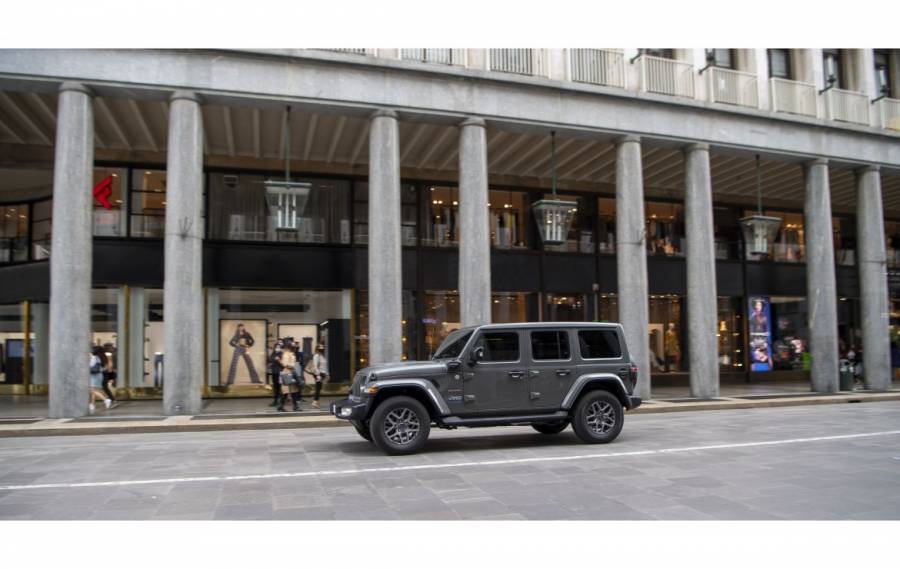 To Jeep® Wrangler 4xe πρωτοστατεί στις δοκιμές των τεχνολογιών συνδεσιμότητας 5G για την οδική ασφάλεια