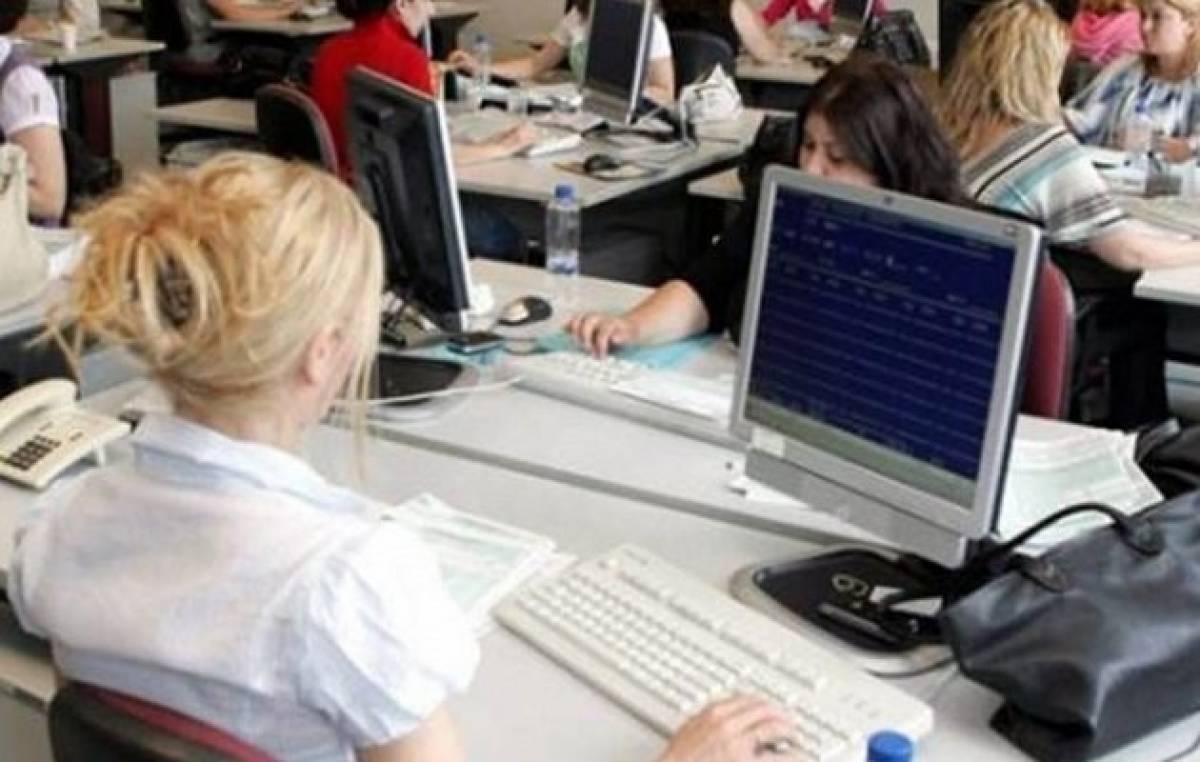 Εξαμηνιαία παράταση παίρνουν οι αποσπάσεις δημοσίων υπαλλήλων