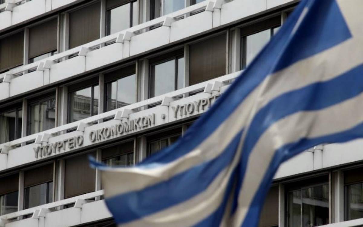 Τροπολογία για φοιτητικά ενοίκια, ενισχύσεις μικρών επιχειρήσεων, ειδικούς φόρους ποτών