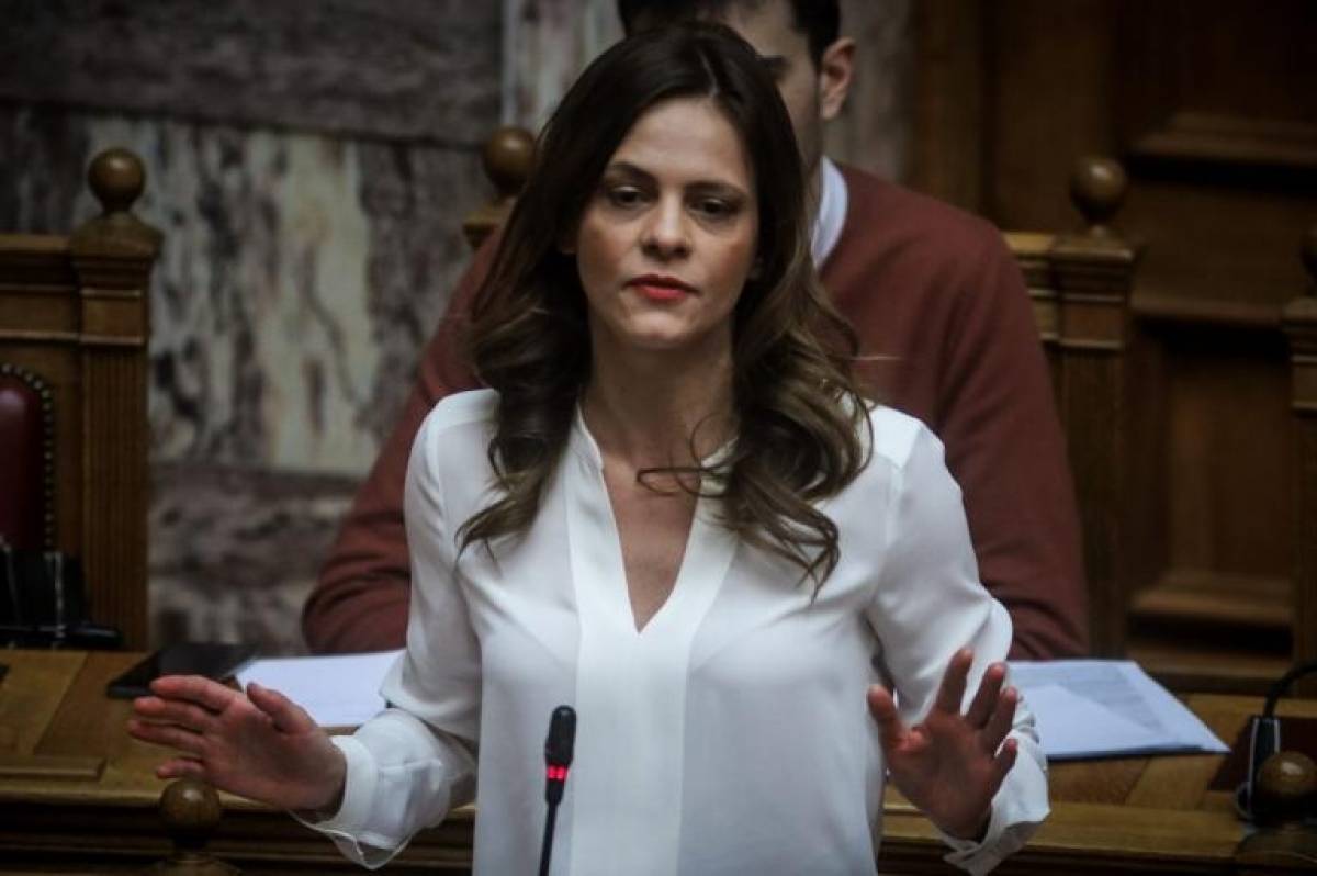 Αχτσιόγλου: Να ενισχυθούν οι παρεμβάσεις ΣΥΡΙΖΑ στην αγορά εργασίας