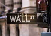 Θετικά πρόσημα στη Wall Street