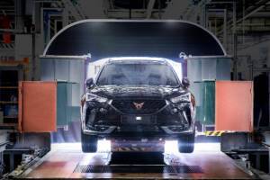 H CUPRA ενισχύει τον εξηλεκτρισμό της και ξεκινά την παραγωγή του Formentor e-HYBRID