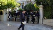 Αστυνομικοί έξω από Μαξίμου: Αλέξη, γιατί σκοτώνεις το λαό σου;