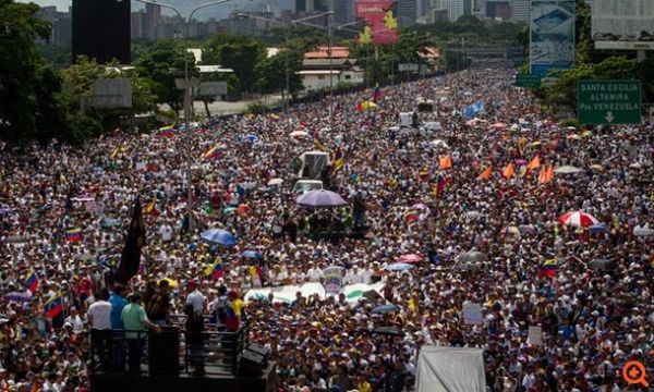 Χιλιάδες διαδηλωτές και το Σάββατο απαίτησαν παραίτηση Μαδούρο