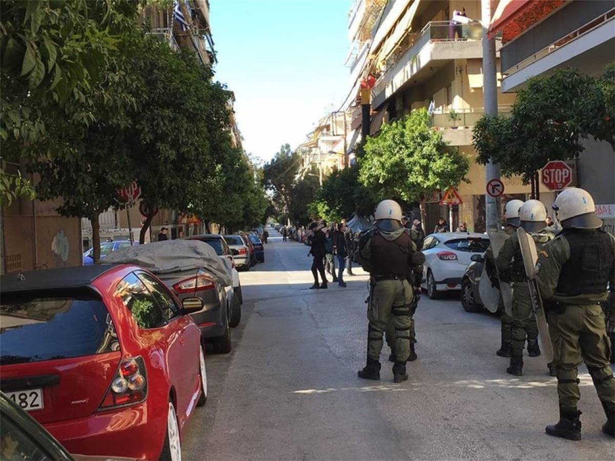 Επεισοδιακή παρέλαση με συμπλοκές στην Καλλιθέα
