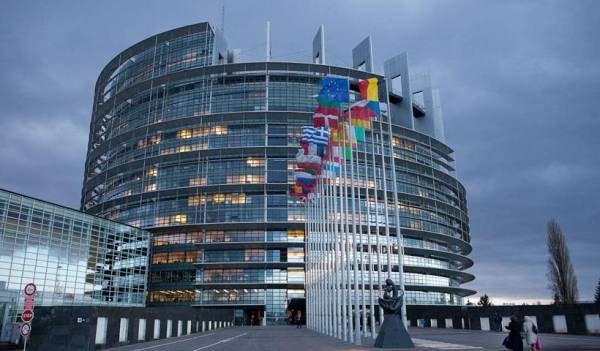 Ευρωκοινοβούλιο: Προσεχώς η … «Ντάμα» στα σχολεία!