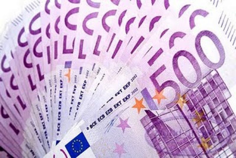 Στα 368,1 δισ. οι συνολικές καταθέσεις στις ελληνικές τράπεζες - 10,6 δισ. ευρώ έφυγαν από επιχειρήσεις και νοικοκυριά