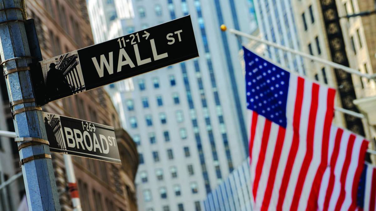 Άντεξε τις πιέσεις και έκλεισε θετικά η Wall Street