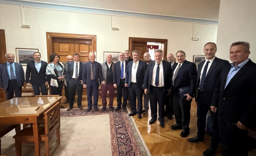 ΕΒΕΠ – COSCO: Οι 12 προτάσεις για να κερδίσει ο Πειραιάς από το λιμάνι