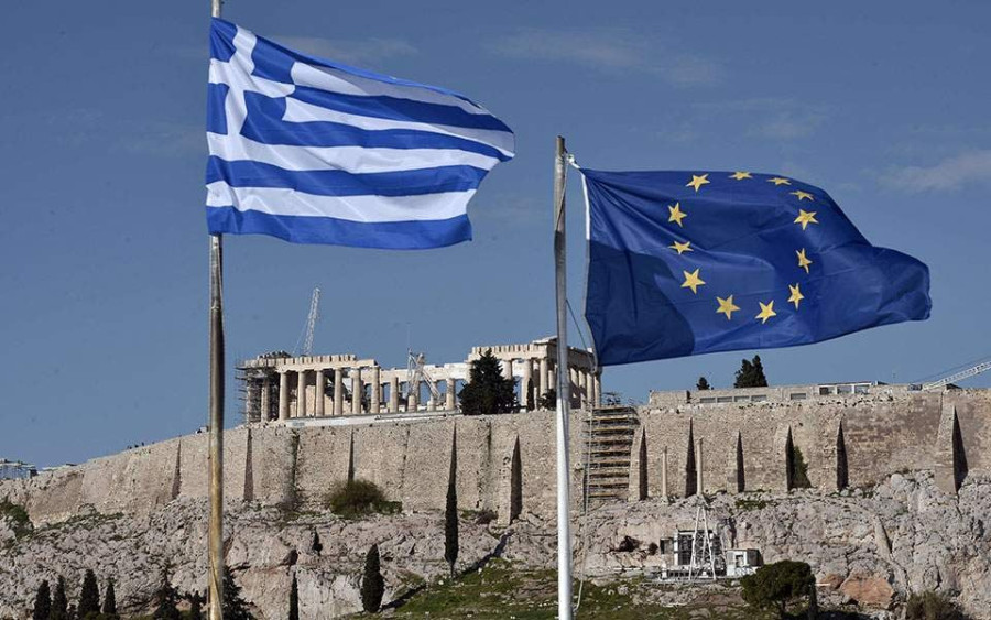 Times: Η Ελλάδα στο «κατώφλι» επιστροφής στην επενδυτική βαθμίδα