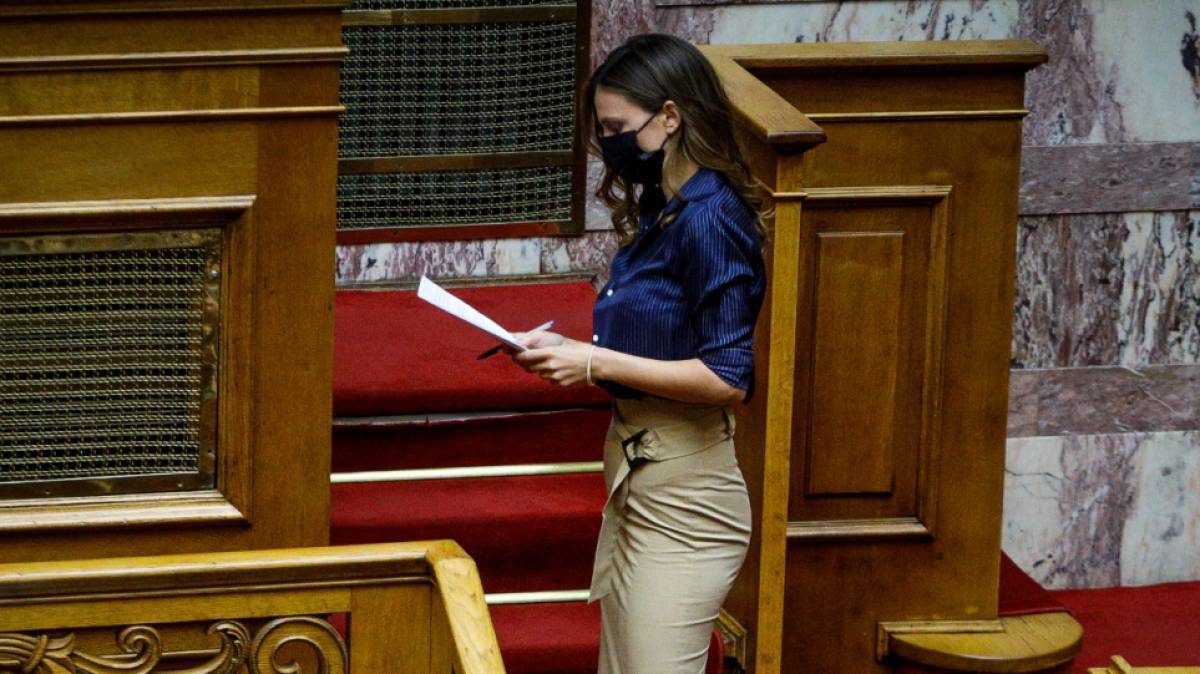 Αχτσιόγλου: Ο «ατομικός κουμπαράς» θέτει σε αβεβαιότητα τις επικουρικές συντάξεις
