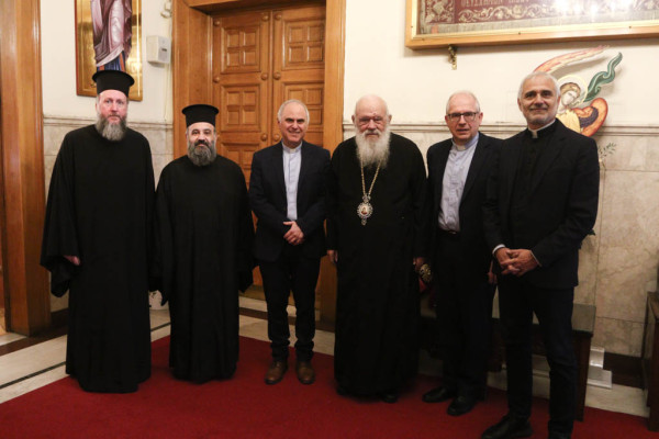 Συναντήσεις Ιερώνυμου με εκπροσώπους χριστιανικών δογμάτων για το γάμο ομόφυλων