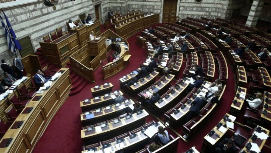 Δωρεά 10.000 υγειονομικών μασκών στη Βουλή των Ελλήνων