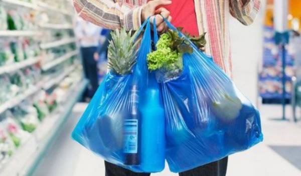 Μειώθηκε κατά 98,6% η χρήση πλαστικής σακούλας στα σούπερ μάρκετ