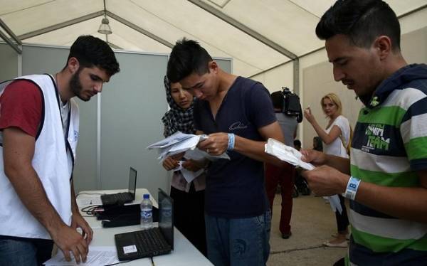 Die Welt: Η Ελλάδα τορπιλίζει την πολιτική ασύλου της ΕΕ