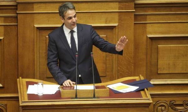 Μητσοτάκης: Ούτε μία αναφορά σε αφορολόγητο και κόψιμο συντάξεων!