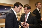 Τηλεφωνική επικοινωνία Τσίπρα-Νταβούτογλου για το προσφυγικό