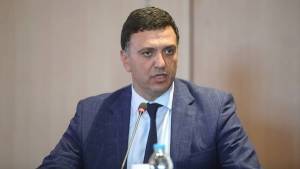 «Καμπανάκι» Κικίλια για την επιστροφή των εκδρομέων από τις διακοπές