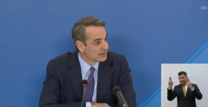Μητσοτάκης: Αυξήσεις και στο Δημόσιο το 2024-Πλάνο για μείωση εισφορών