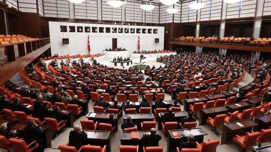 Η τουρκική εθνοσυνέλευση καταδίκασε τις αποφάσεις των ΗΠΑ