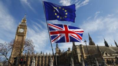«Ανταρσία» έναντι της Μέι ετοιμάζουν 15 υπουργοί για αποτροπή Brexit