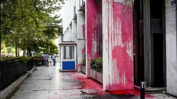 Ο Ρουβίκωνας υπεύθυνος για την επίθεση στο υπ. Περιβάλλοντος