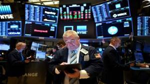 Σε αρνητικό έδαφος η Wall Street-Αβεβαιότητα λόγω πανδημίας