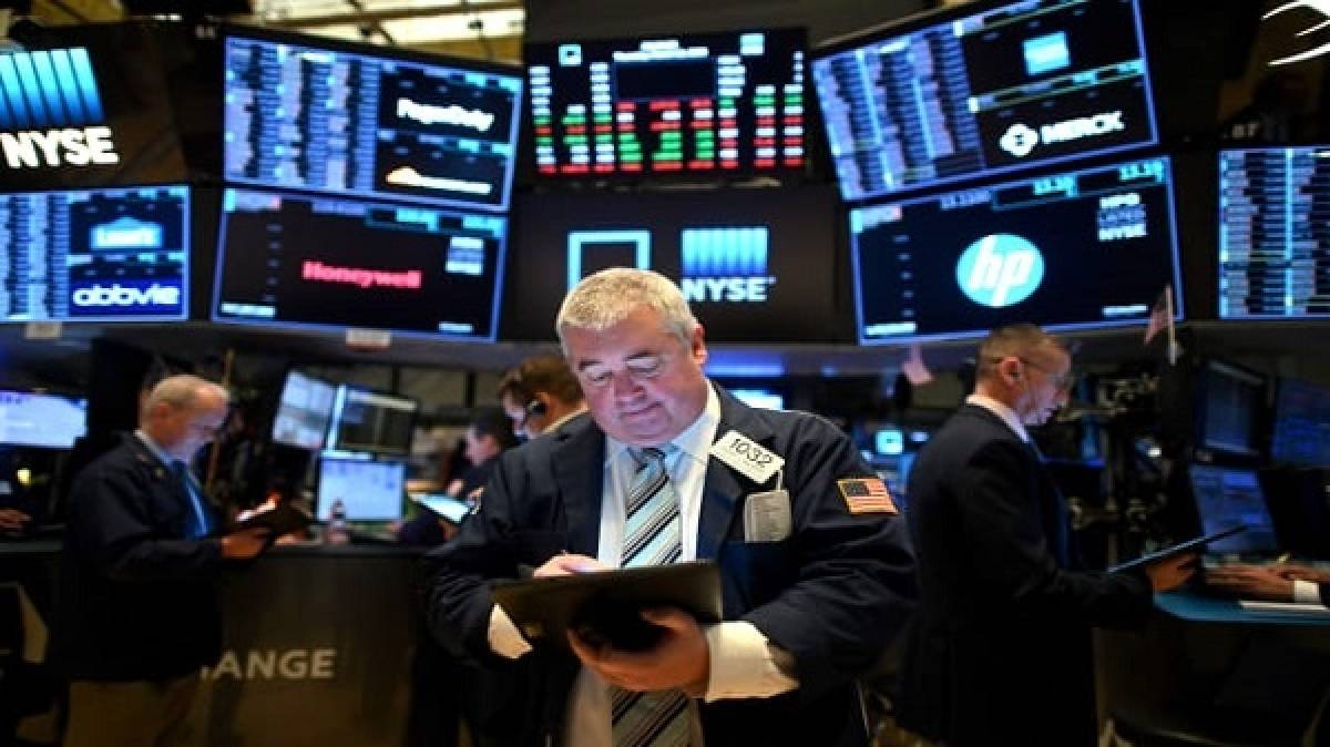 Σε αρνητικό έδαφος η Wall Street-Αβεβαιότητα λόγω πανδημίας