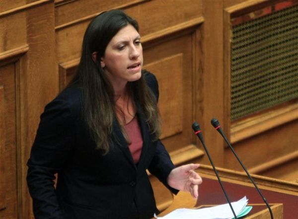 Τα παιδία παίζει στη Βουλή…