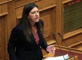 Τα παιδία παίζει στη Βουλή…
