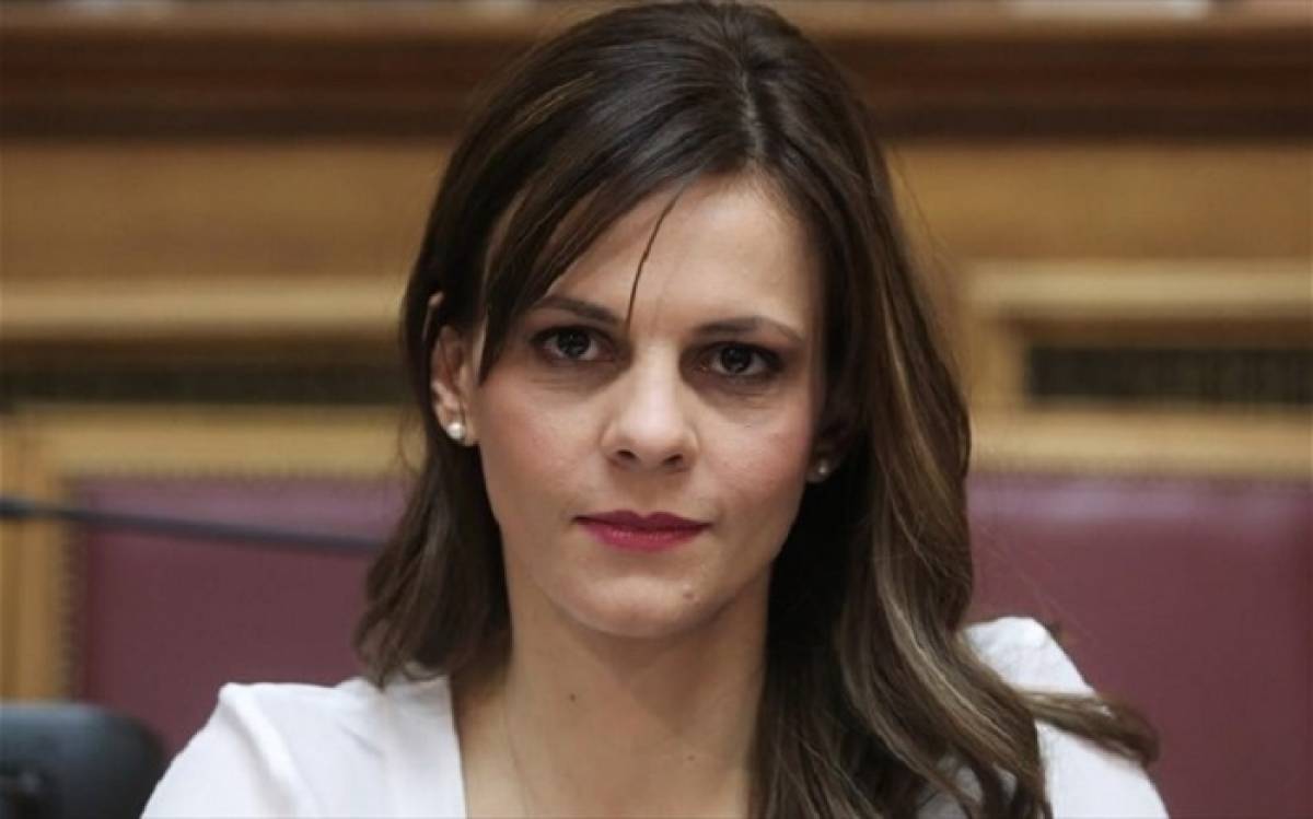 Αχτσιόγλου:Ο Μητσοτάκης εκχωρεί στις ασφαλιστικές εταιρείες επικουρικές και ιατροφαρμακευτική περίθαλψη