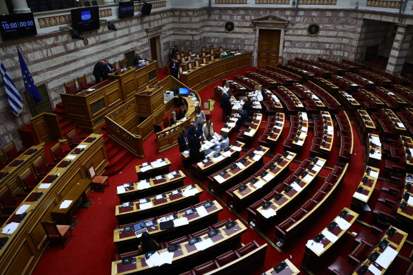 Αδειοδοτήσεις περιφερειακών σταθμών: Δεκτό κατά πλειοψηφία το ν/σ στην αρμόδια Επιτροπή της Βουλής